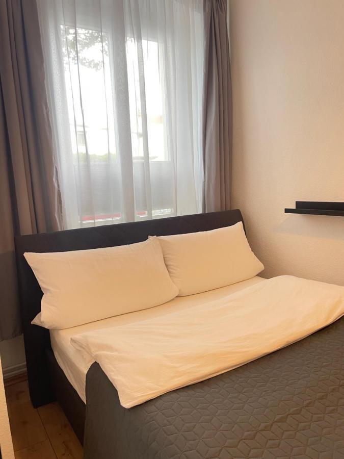 Ferienwohnung Im Stadtzentrum Von Bernau - Schoene Ferienwohnung Mit 1 1/2 Zimmern, Bad, Spuelmaschine, Waschmaschine, Komplette Kueche, Wlan Bernau bei Berlin Exterior foto