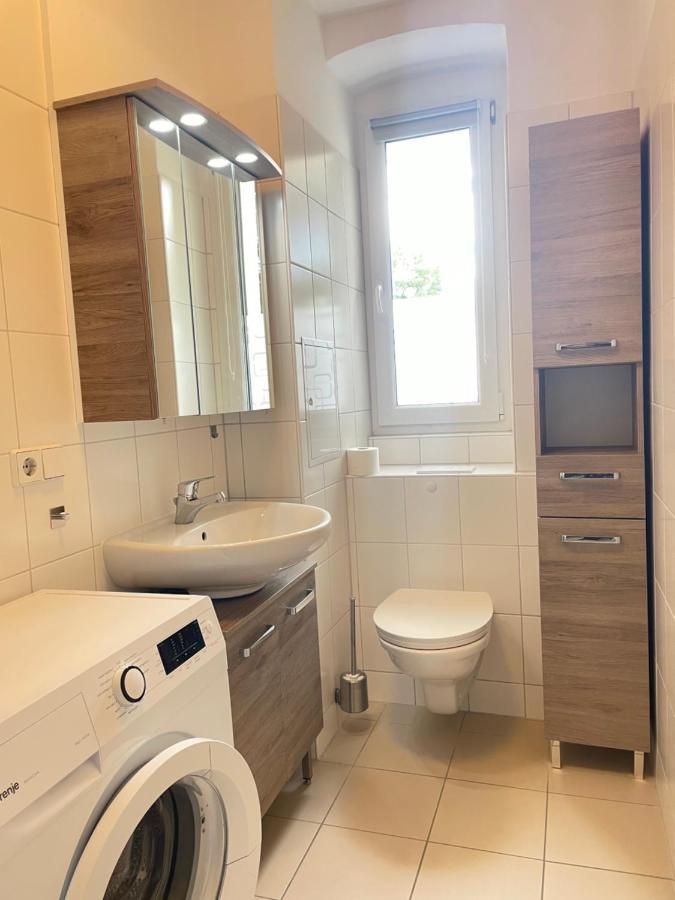 Ferienwohnung Im Stadtzentrum Von Bernau - Schoene Ferienwohnung Mit 1 1/2 Zimmern, Bad, Spuelmaschine, Waschmaschine, Komplette Kueche, Wlan Bernau bei Berlin Exterior foto